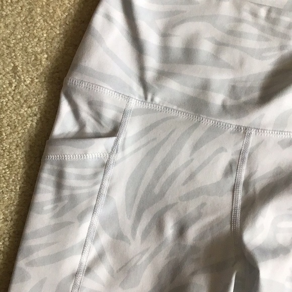 SOLD - NWT 90 Degrees by Reflex Workout Legging - Medium - Picture 7 of 11